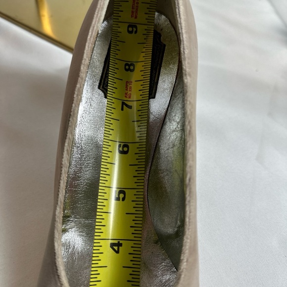 👑👑👑VINTAGE 1968 Christian Dior TAN Velvet Rhinestone Heel Shoes w/ CD Buckle - Picture 15 of 15